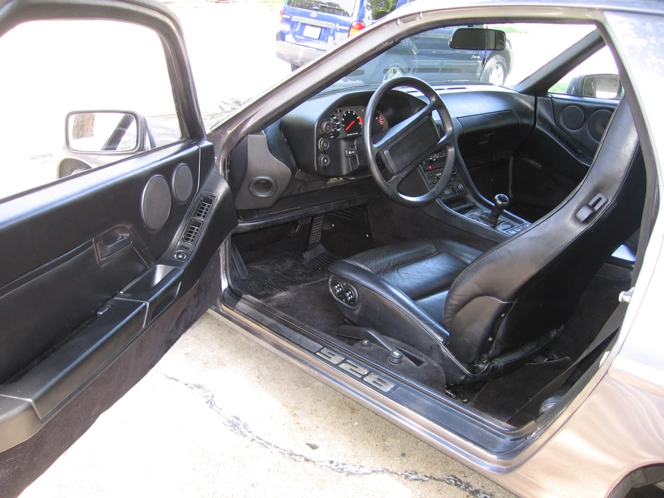 1986 Porsche 928 S - Image 17 of 31