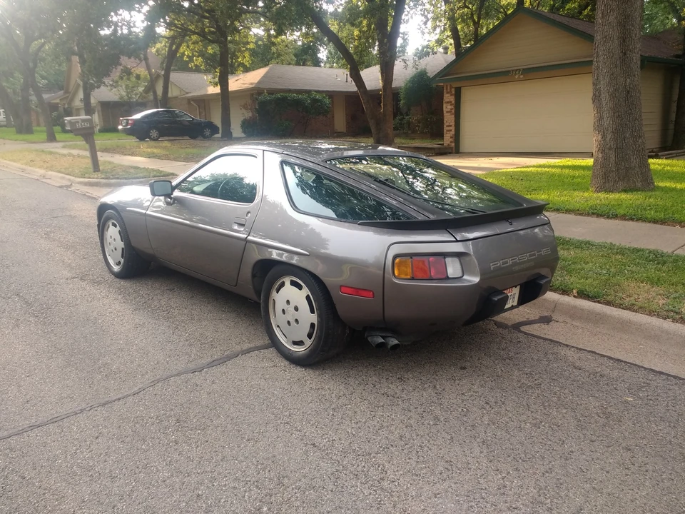 1986 Porsche 928 S - Image 7 of 31
