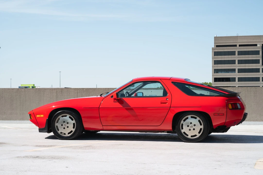 1986 Porsche 928 S - Image 2 of 31