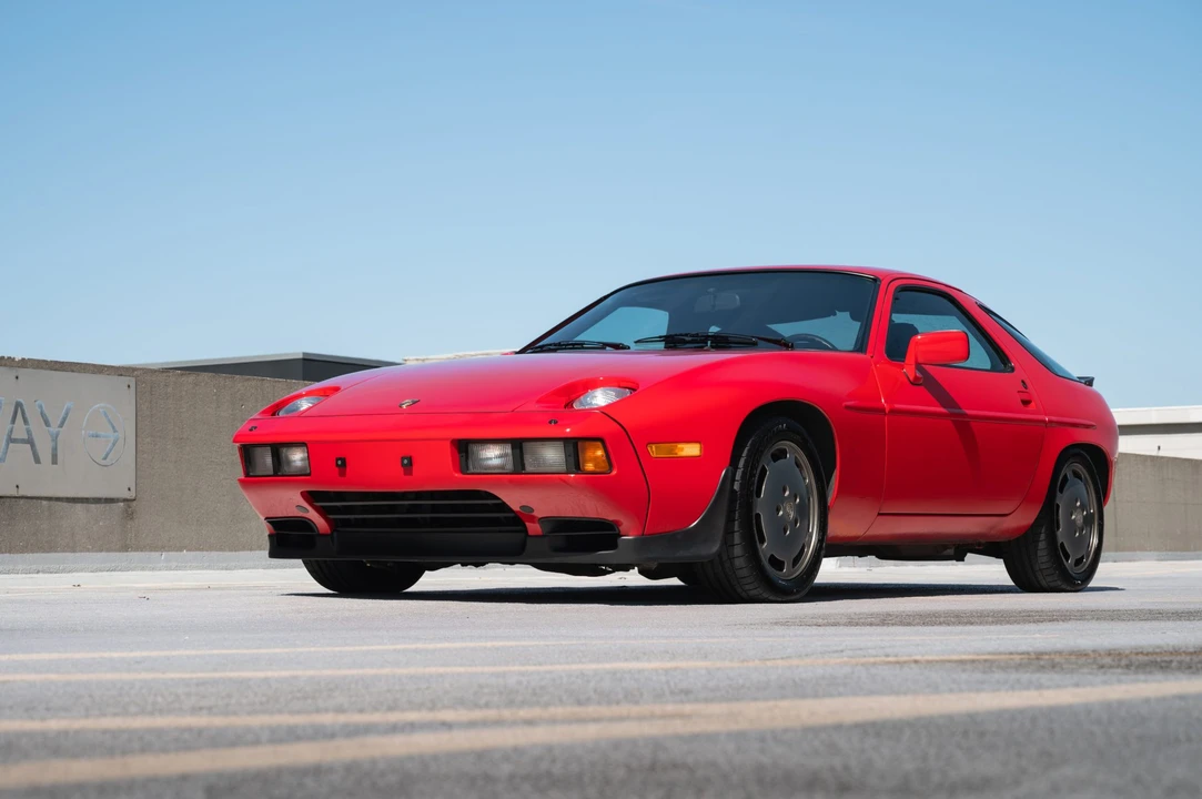 1986 Porsche 928 S - Image 9 of 31