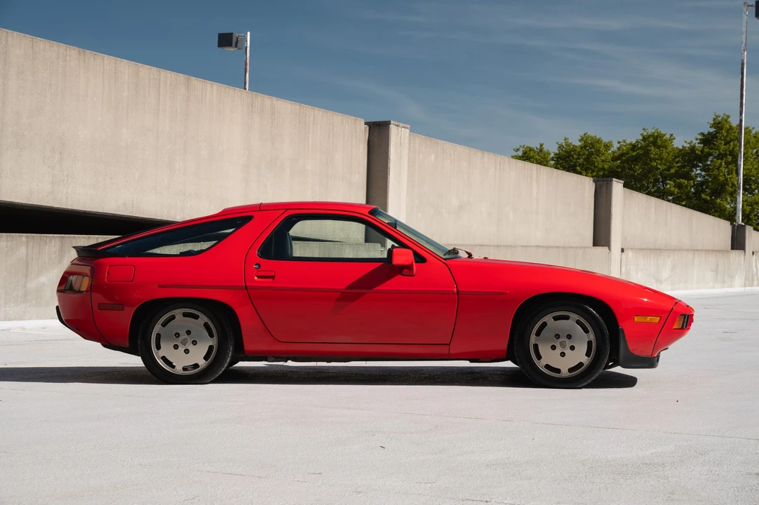 1986 Porsche 928 S - Image 24 of 31