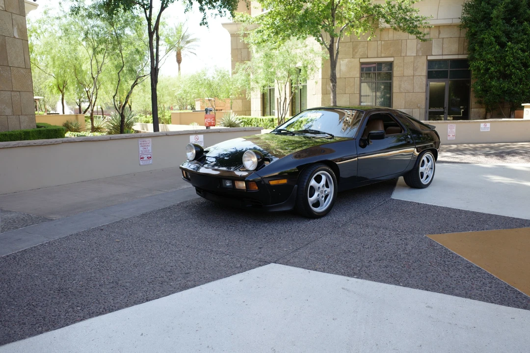 1986 Porsche 928 S - Image 12 of 31