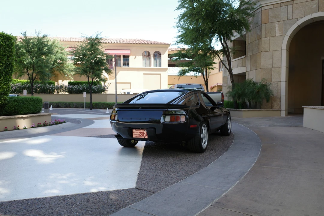 1986 Porsche 928 S - Image 8 of 31