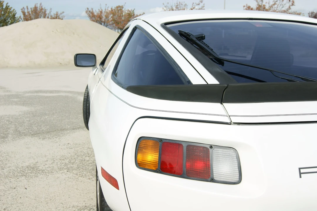 1986 Porsche 928 S - Image 6 of 30