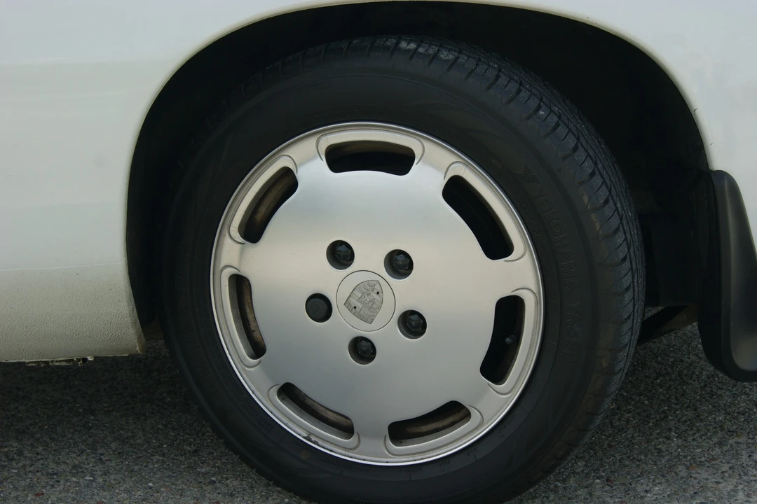 1986 Porsche 928 S - Image 11 of 30