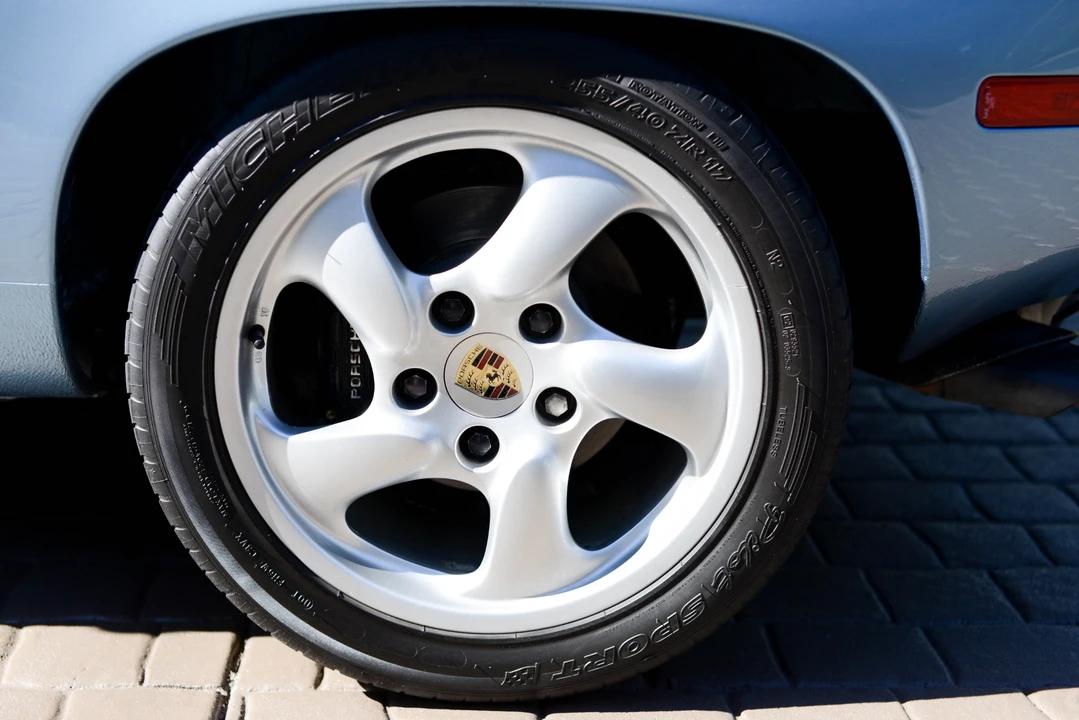 1986 Porsche 928 S - Image 25 of 31