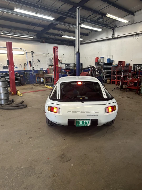 1986 Porsche 928 S - Image 7 of 31