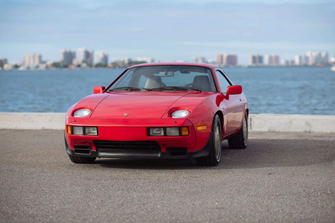Porsche 928 S - Image 12 of 31