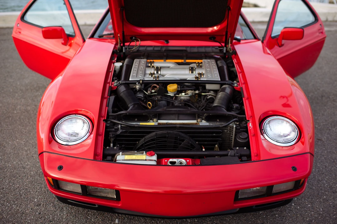 Porsche 928 S - Image 2 of 31