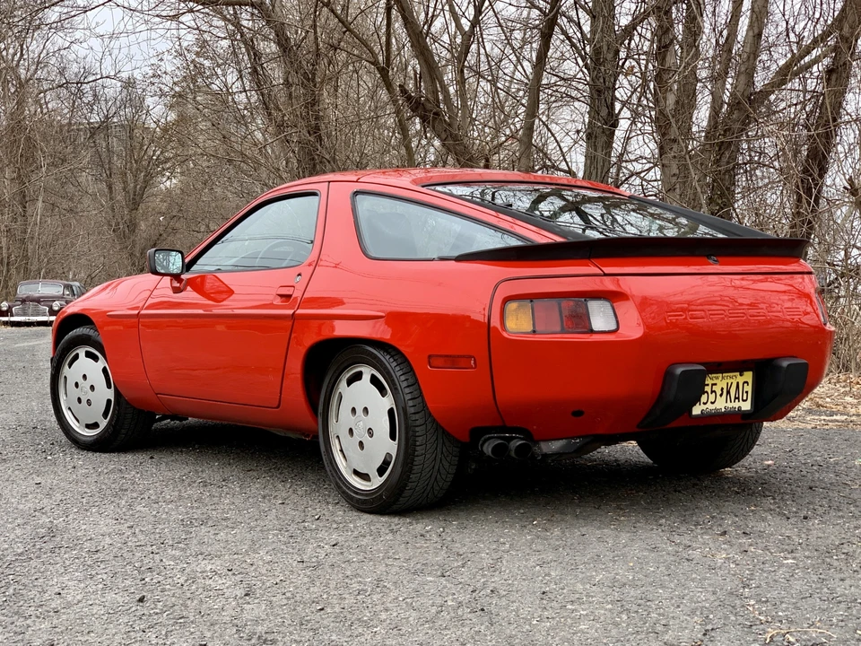 1986 Porsche 928 S - Image 8 of 31