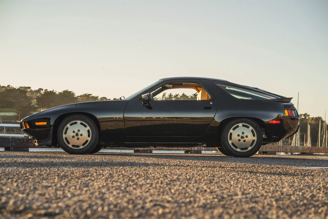 1986 Porsche 928 S - Image 8 of 31