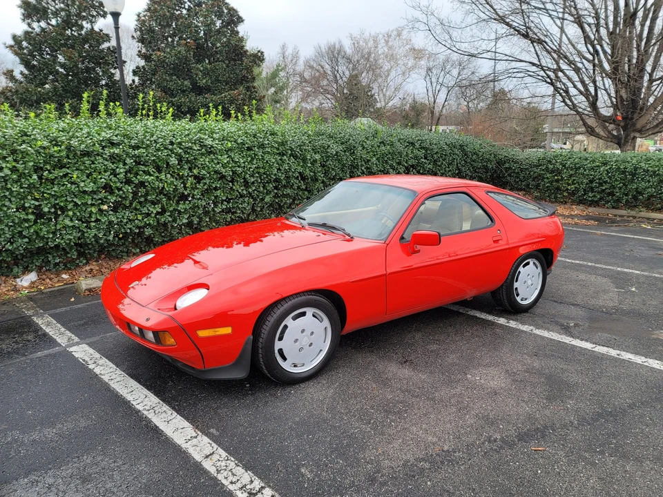 1986 Porsche 928 S - Image 2 of 31