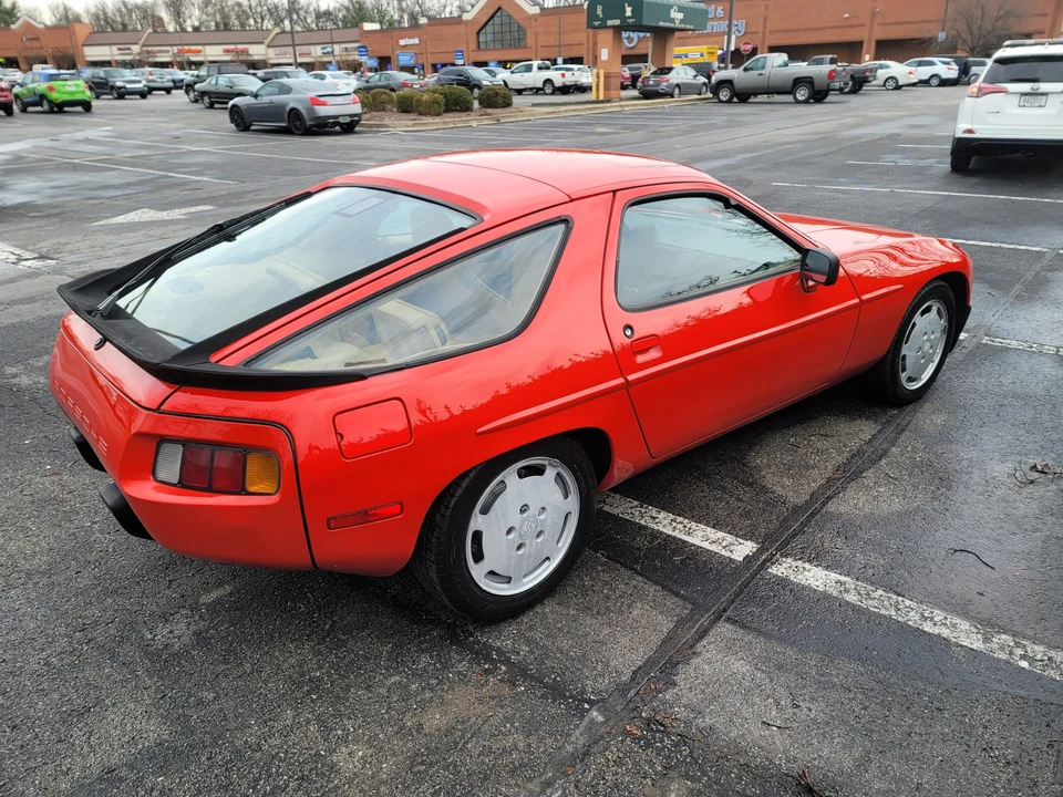 1986 Porsche 928 S - Image 7 of 31