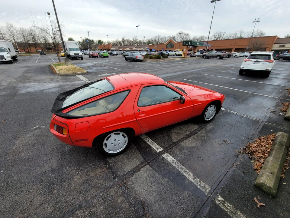 1986 Porsche 928 S - Image 8 of 31