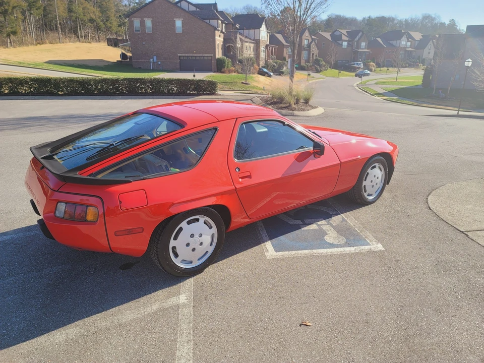 1986 Porsche 928 S - Image 9 of 31