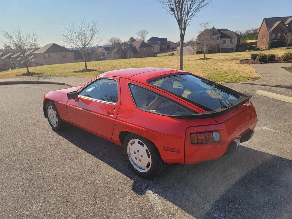 1986 Porsche 928 S - Image 14 of 31