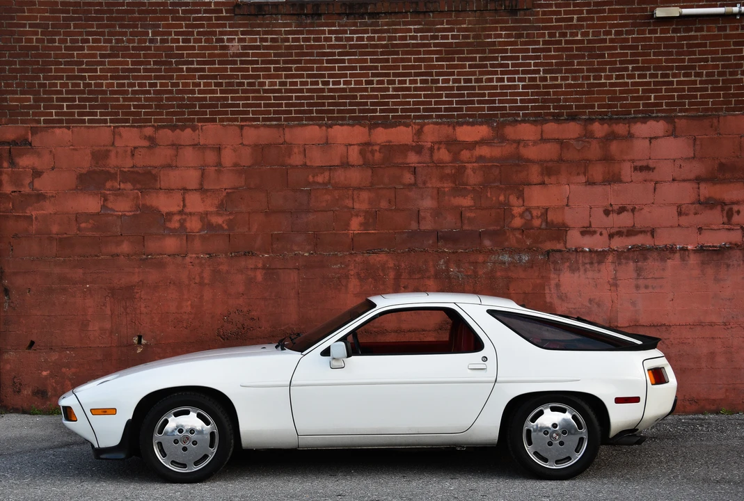 1986 Porsche 928 S - Image 7 of 31