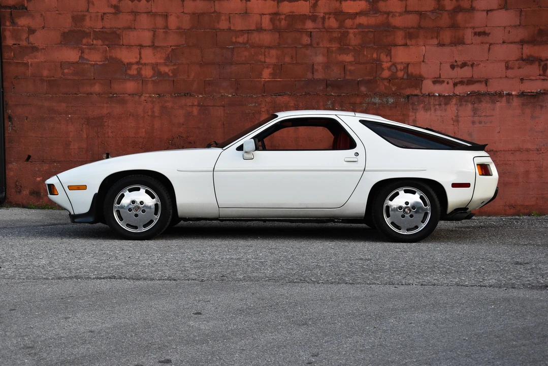 1986 Porsche 928 S - Image 10 of 31