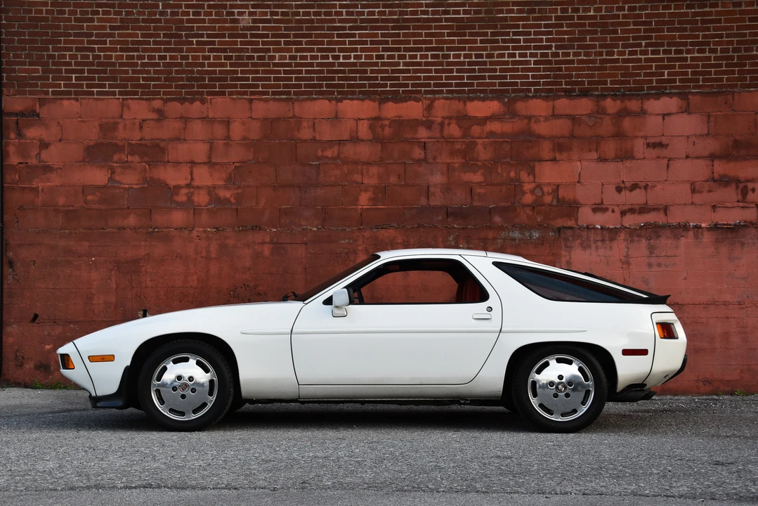 1986 Porsche 928 S - Image 8 of 31