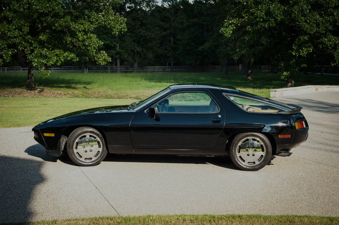 1986 Porsche 928 S - Image 8 of 31