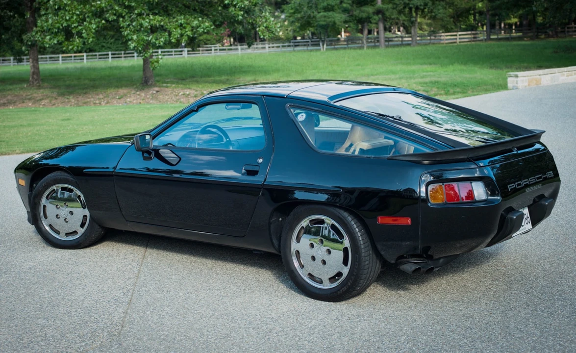1986 Porsche 928 S - Image 9 of 31
