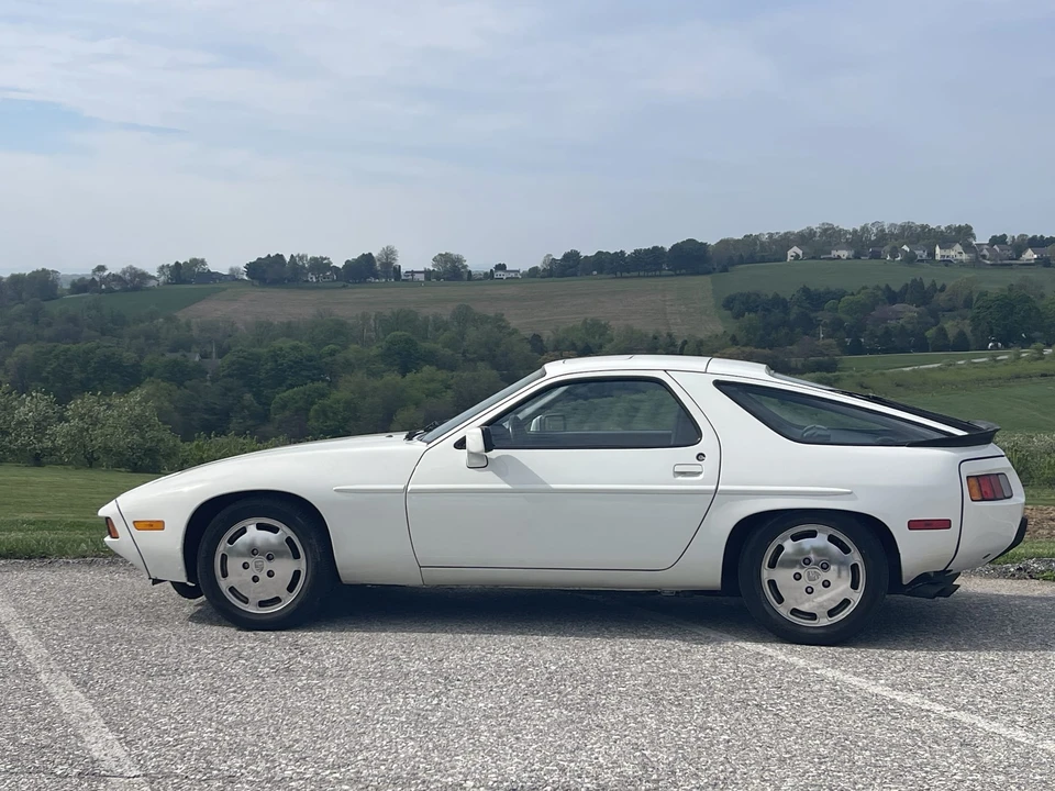 1986 Porsche 928 S - Image 12 of 31