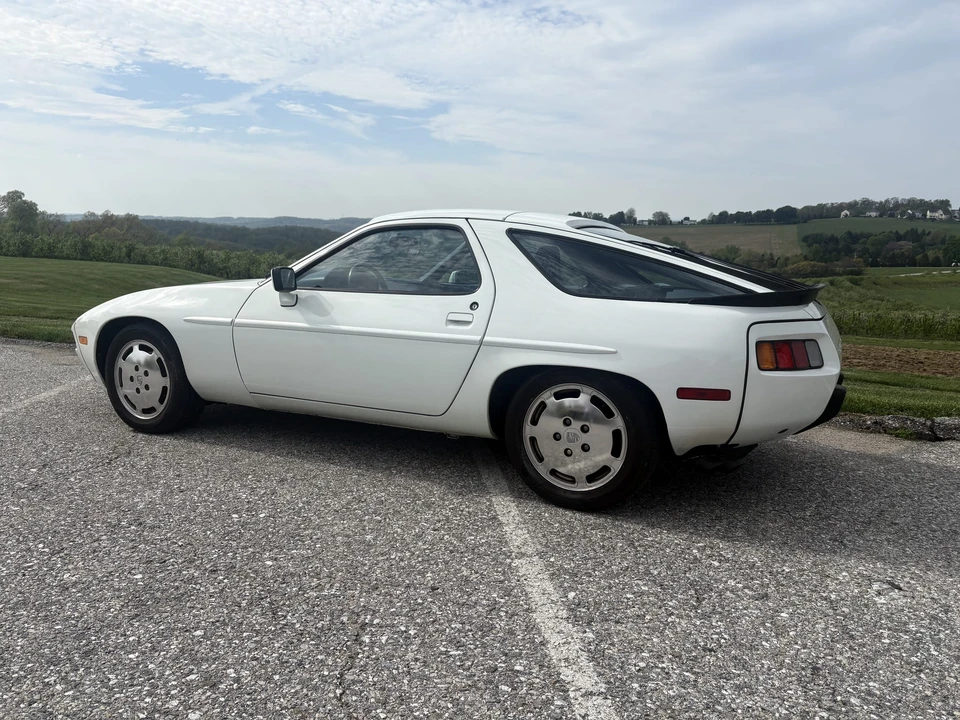 1986 Porsche 928 S - Image 13 of 31