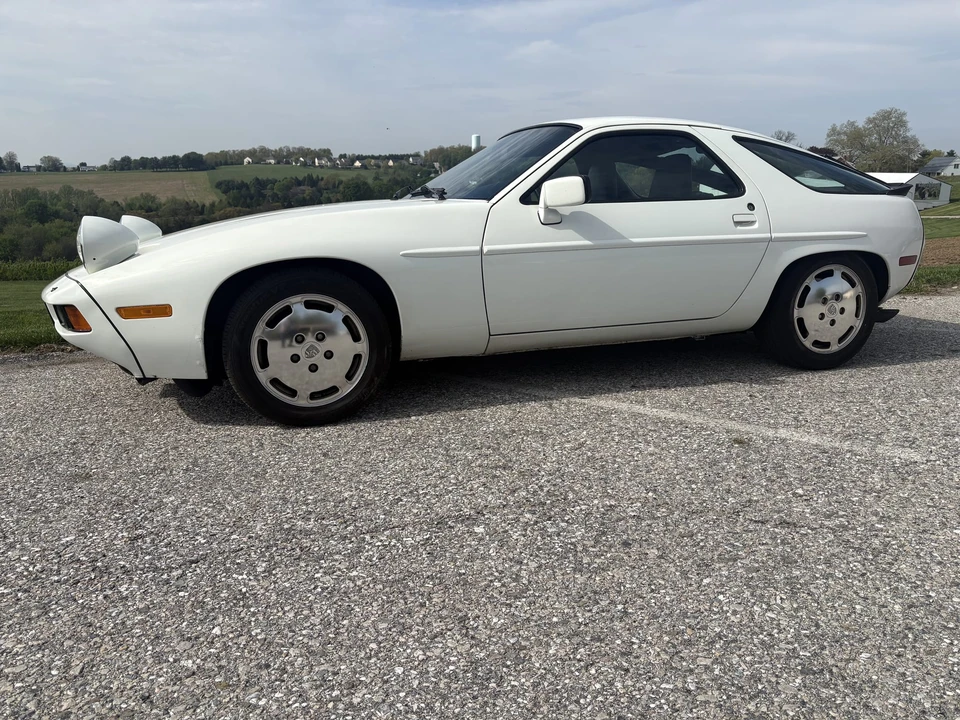 1986 Porsche 928 S - Image 9 of 31