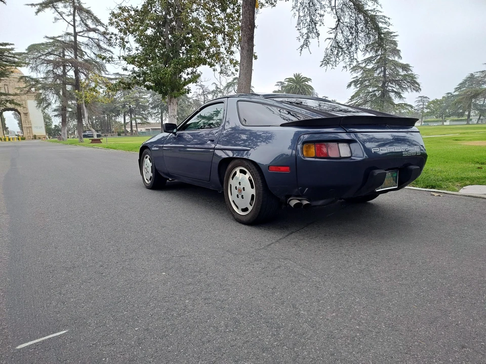 1986 Porsche 928 S - Image 7 of 31