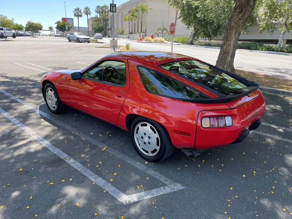 1986 Porsche 928 S - Image 13 of 31