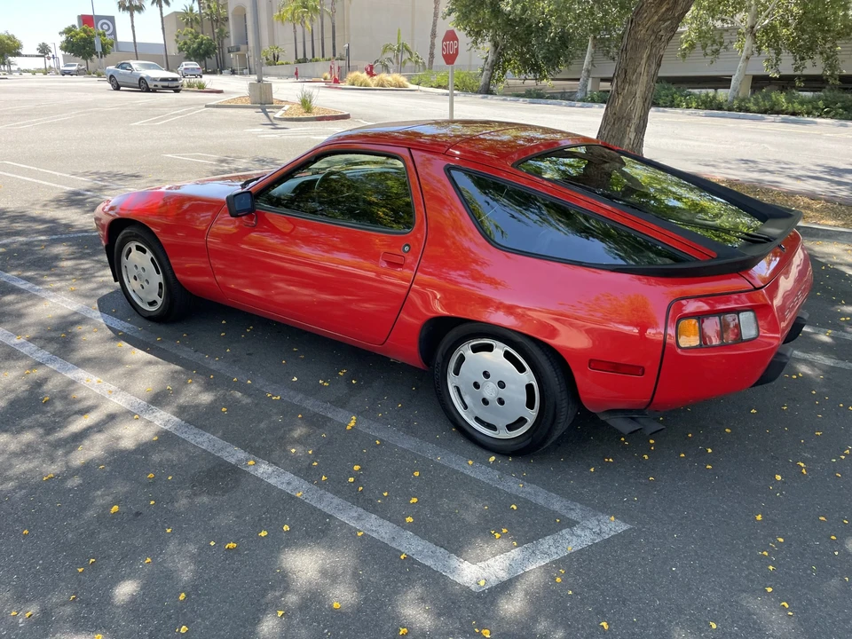 1986 Porsche 928 S - Image 12 of 31
