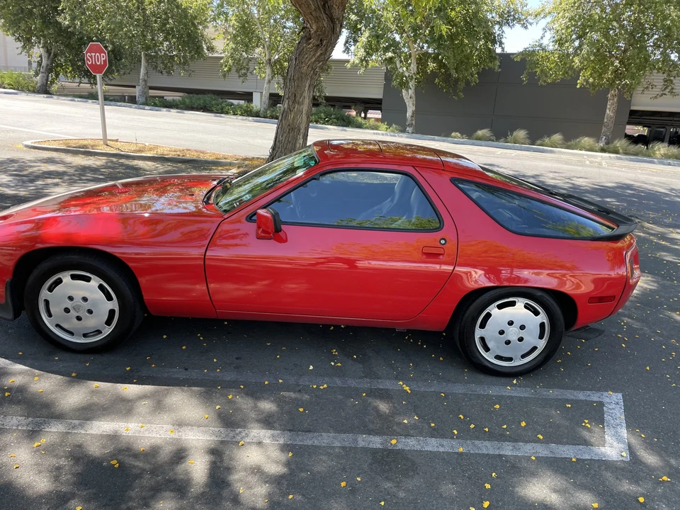 1986 Porsche 928 S - Image 8 of 31