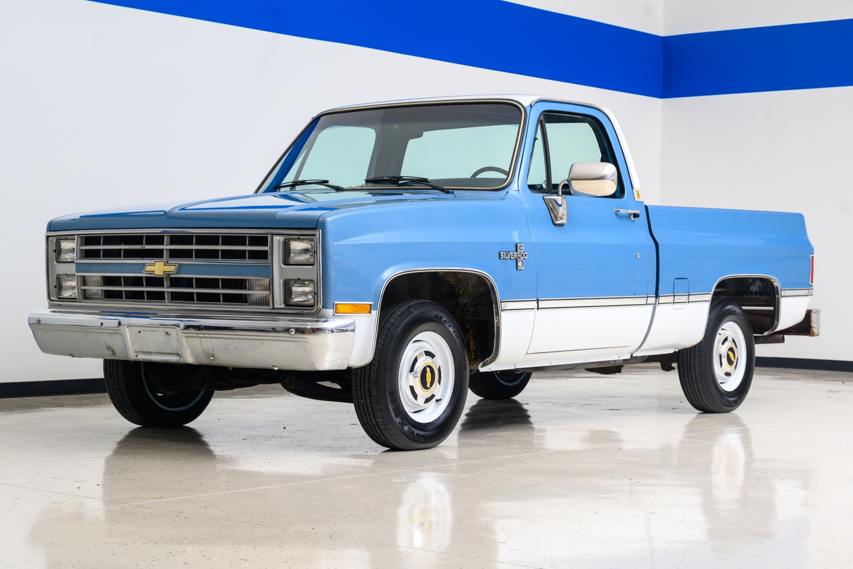 1986 Chevrolet C10 Silverado 3-Speed
