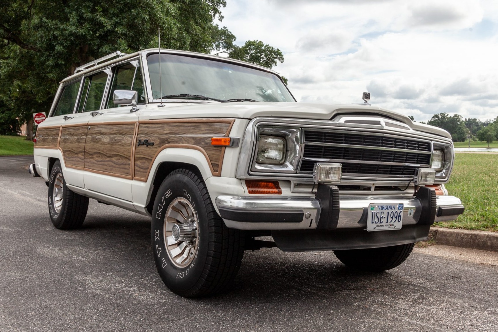 1986 Jeep Grand Wagoneer