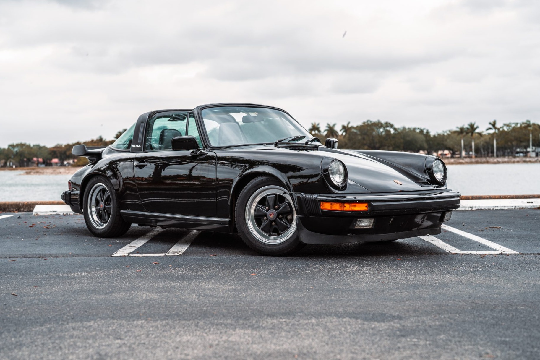 1986 Porsche 911 Carrera Targa