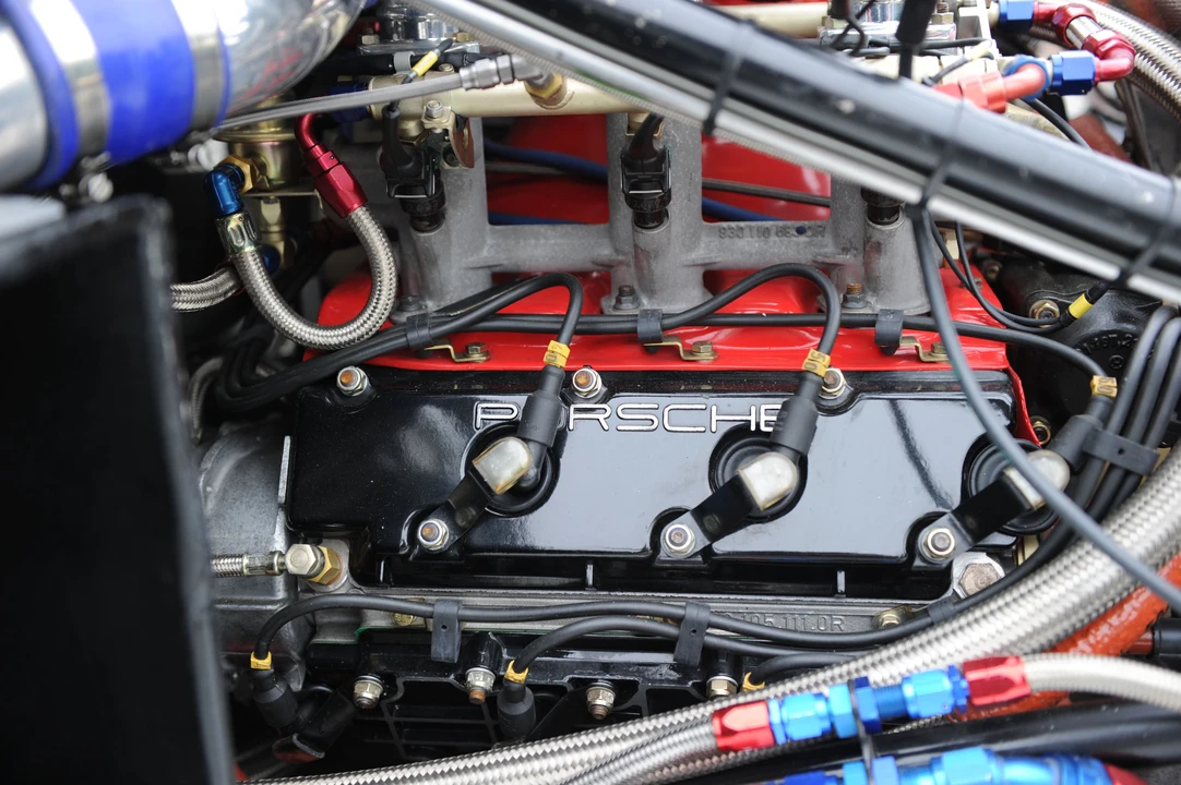 1987 Porsche 956 & 962 - Image 15 of 19