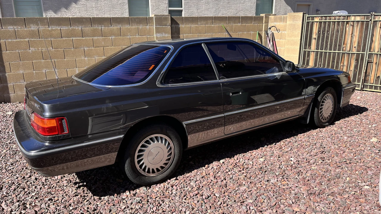 1987 Acura Legend 1st Gen - Image 2 of 11