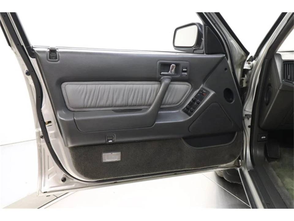 1987 Acura Legend 1st Gen - Image 25 of 31