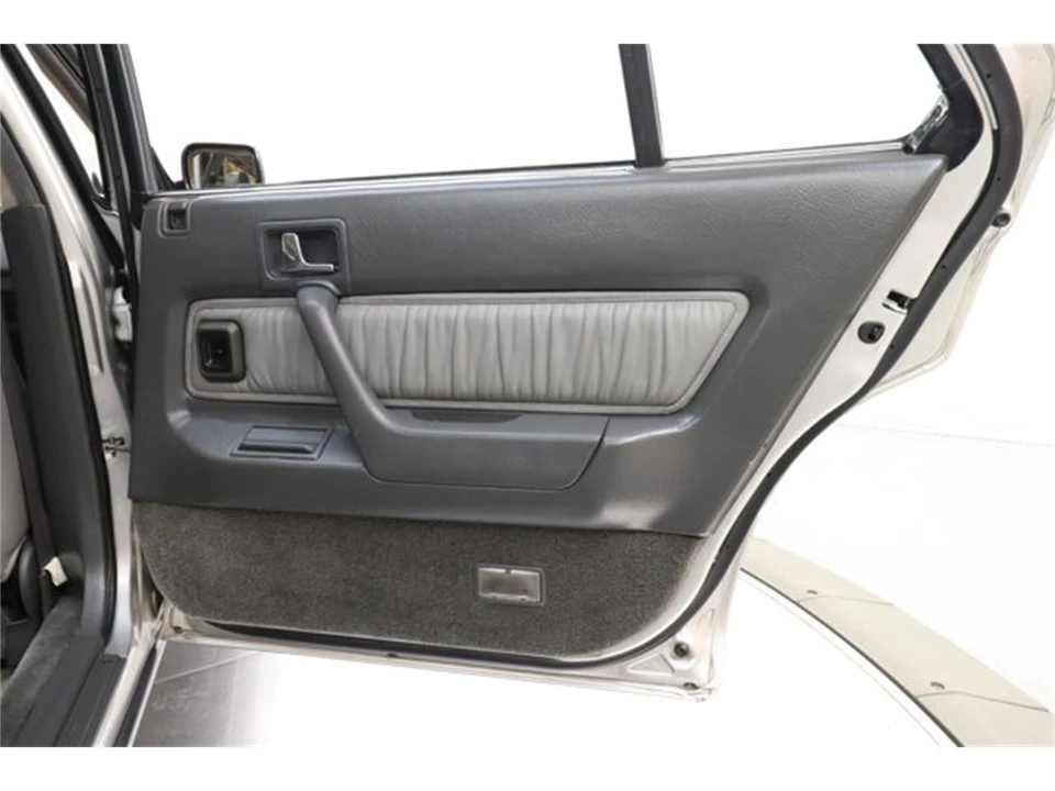 1987 Acura Legend 1st Gen - Image 27 of 31