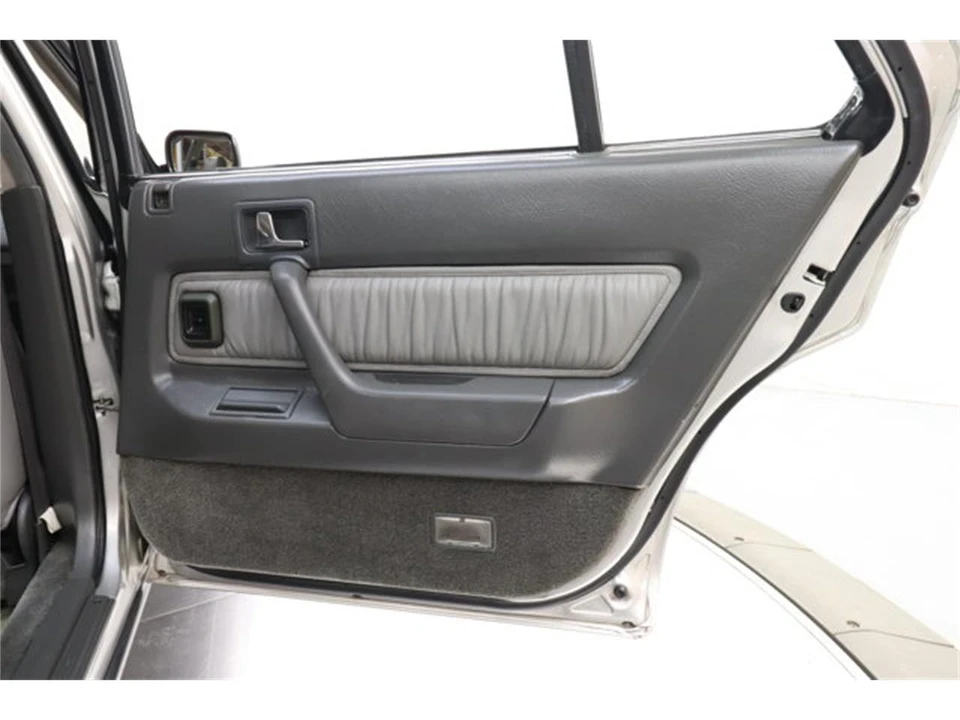 1987 Acura Legend 1st Gen - Image 27 of 31