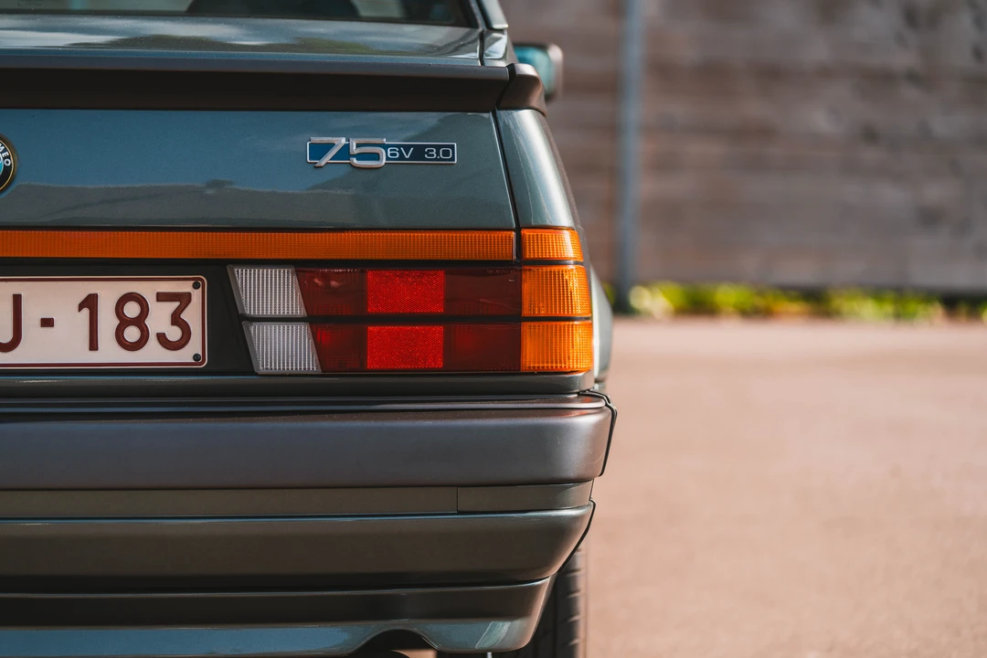 1987 Alfa Romeo 75/Milano - Image 18 of 31