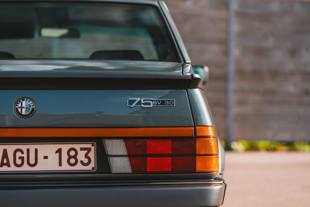 1987 Alfa Romeo 75/Milano - Image 19 of 31