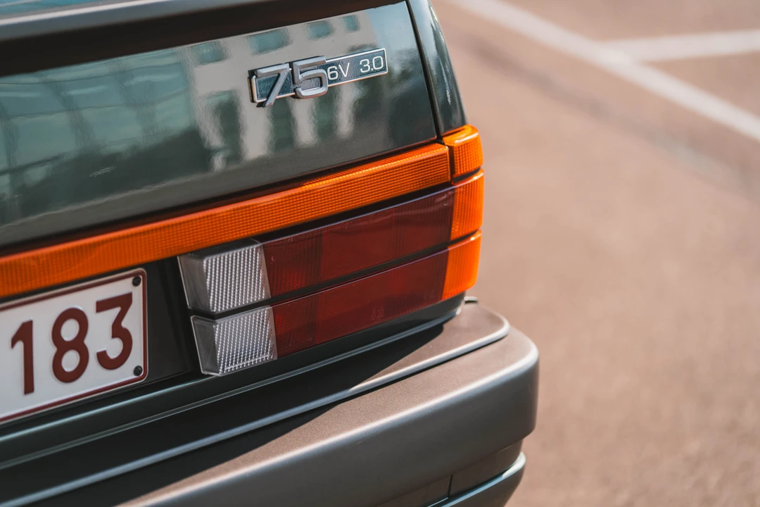 1987 Alfa Romeo 75/Milano - Image 28 of 31