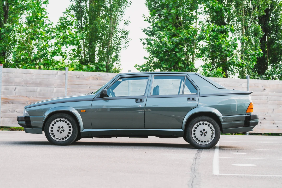 1987 Alfa Romeo 75/Milano - Image 8 of 31