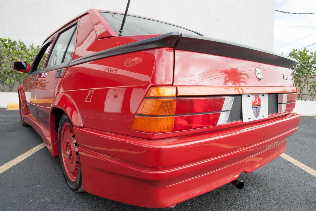 1987 Alfa Romeo 75/Milano - Image 8 of 31