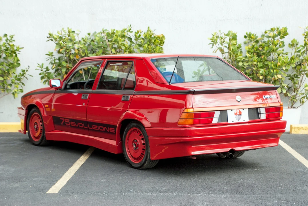 1987 Alfa Romeo 75/Milano - Image 9 of 31