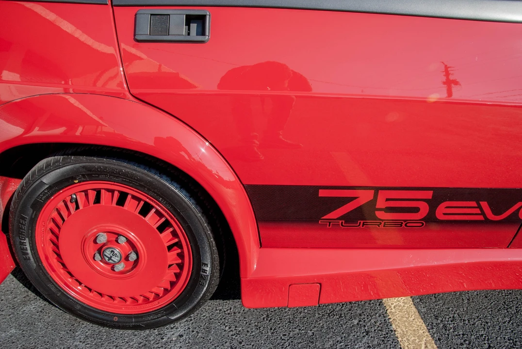 1987 Alfa Romeo 75/Milano - Image 28 of 31