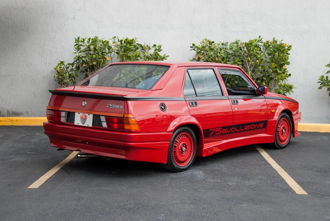 1987 Alfa Romeo 75/Milano - Image 5 of 31