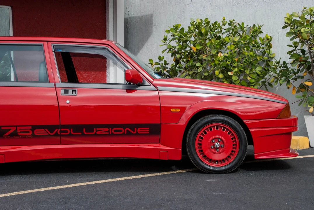 1987 Alfa Romeo 75/Milano - Image 18 of 31