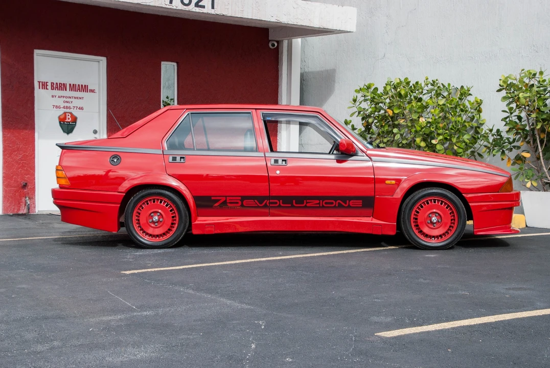 1987 Alfa Romeo 75/Milano - Image 4 of 31